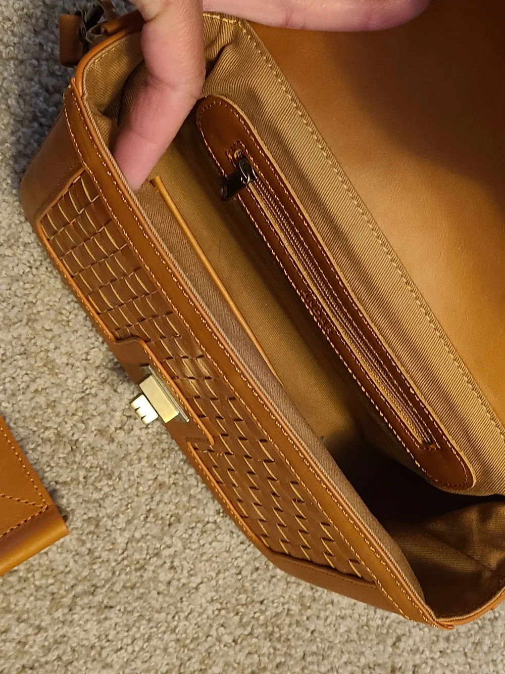 Andar Leather Collection